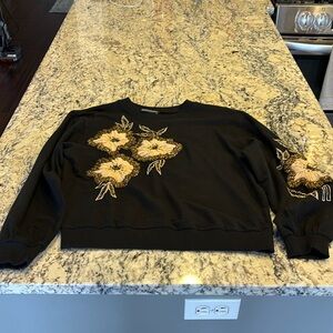 -NWOT Anthropologie appliqué sweatshirt. Size M.